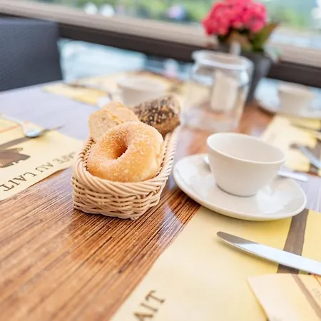 Garni Café Henn 3*