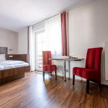 Garni Henn Hotel 3*