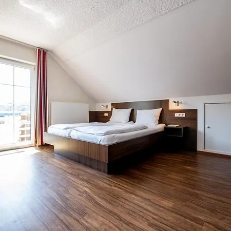 酒店 Garni Henn 3*